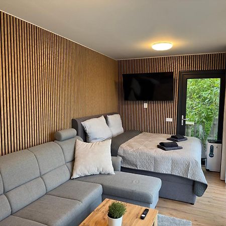 Airport Luxury Apartment & Spa Prague Luaran gambar