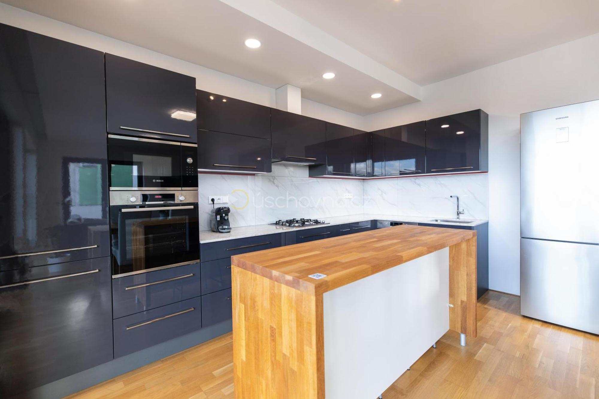 Airport Luxury Apartment & Spa Prague Luaran gambar