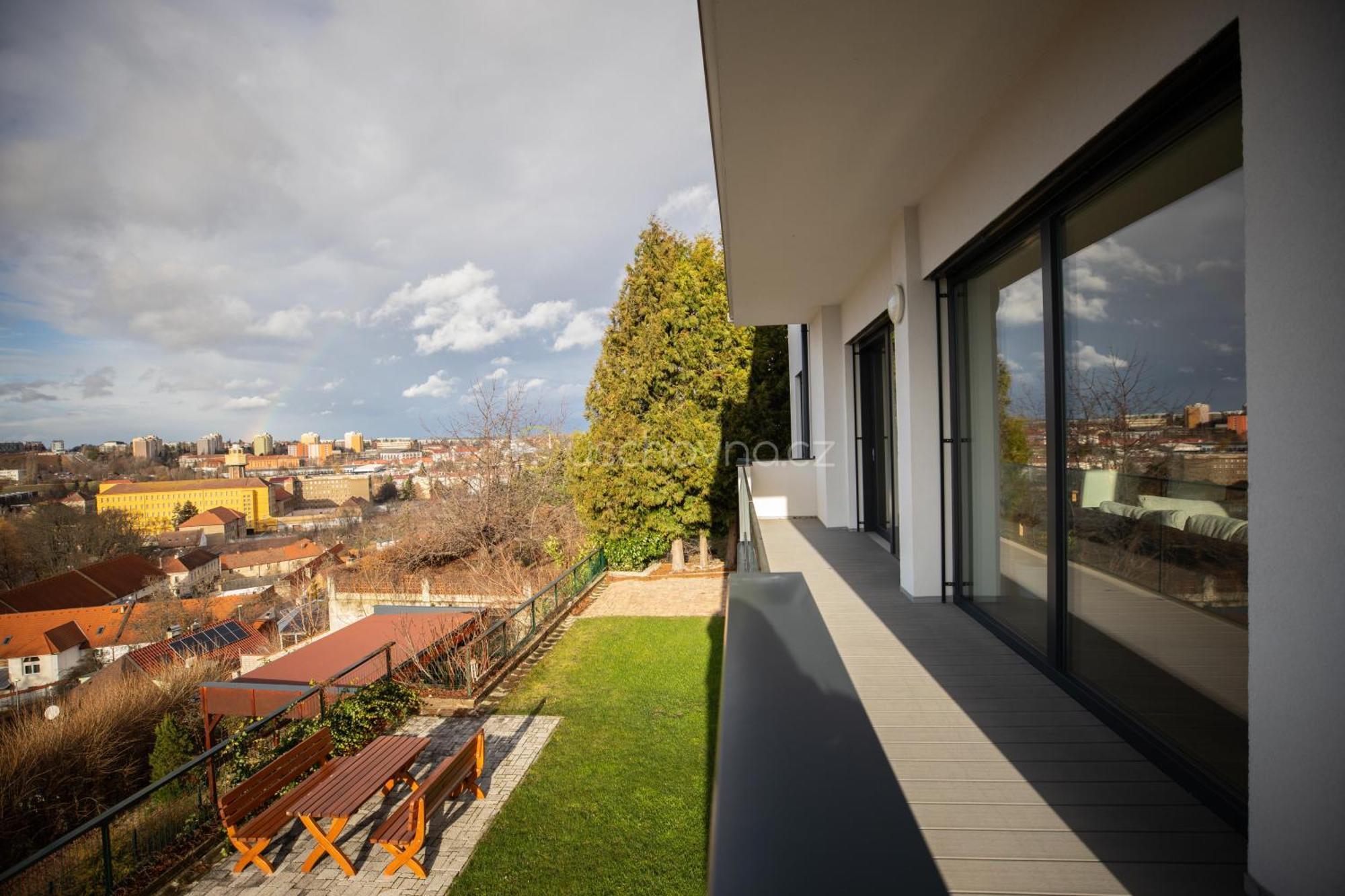 Airport Luxury Apartment & Spa Prague Luaran gambar