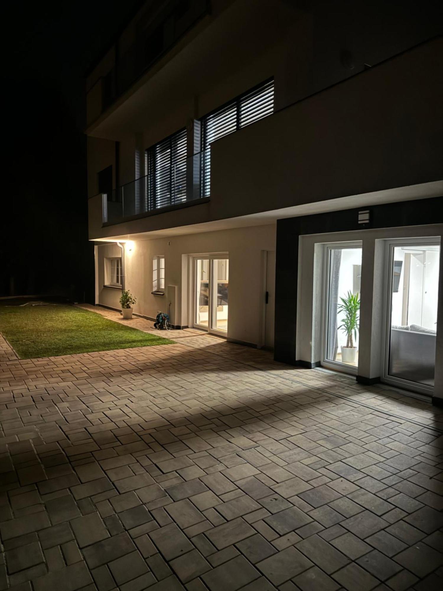 Airport Luxury Apartment & Spa Prague Luaran gambar