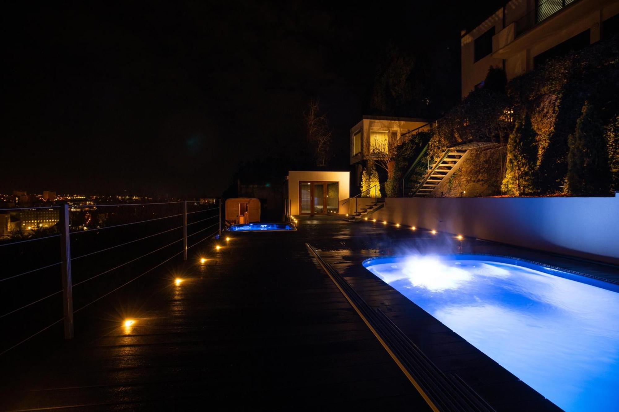 Airport Luxury Apartment & Spa Prague Luaran gambar