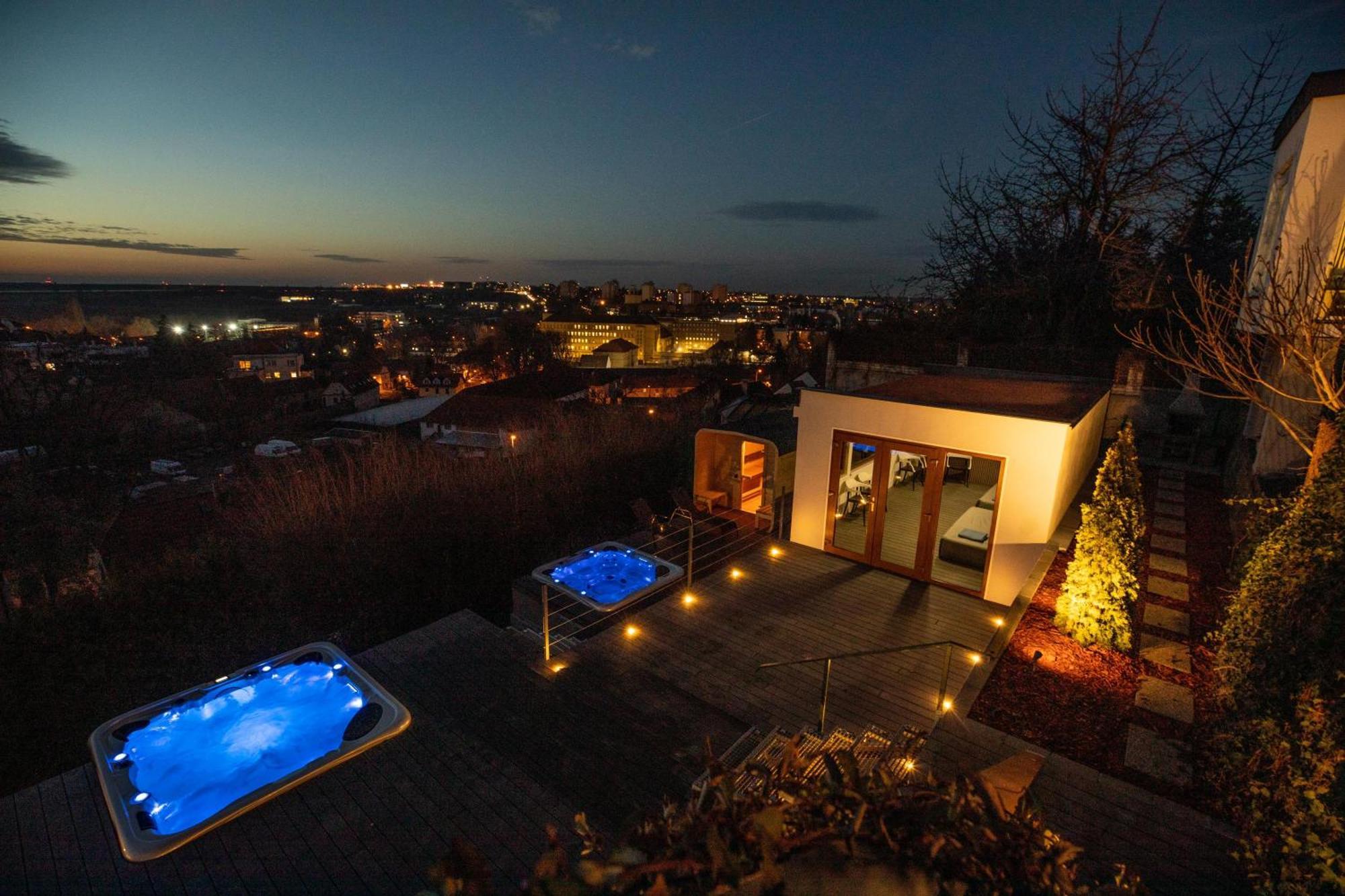 Airport Luxury Apartment & Spa Prague Luaran gambar