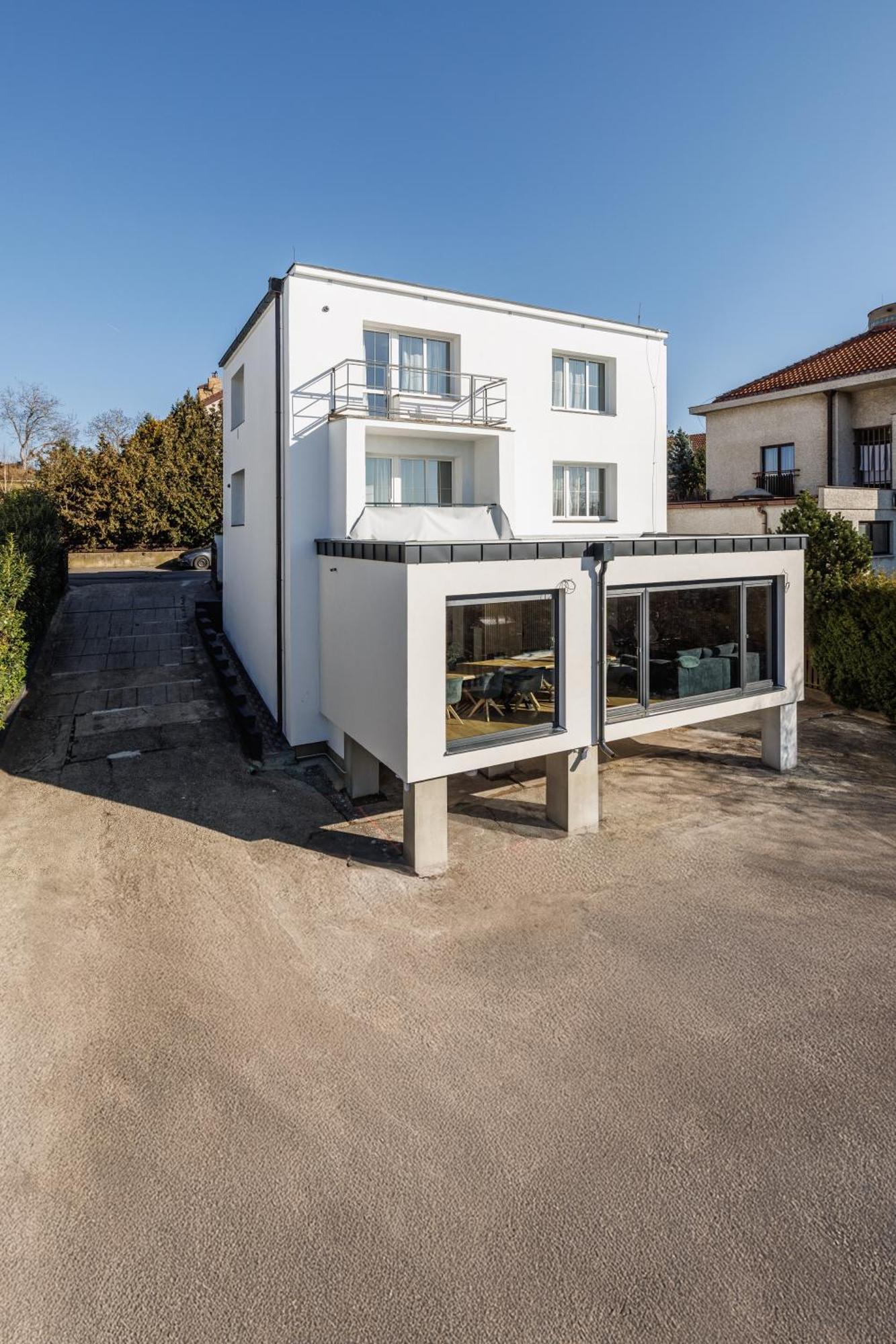 Airport Luxury Apartment & Spa Prague Luaran gambar