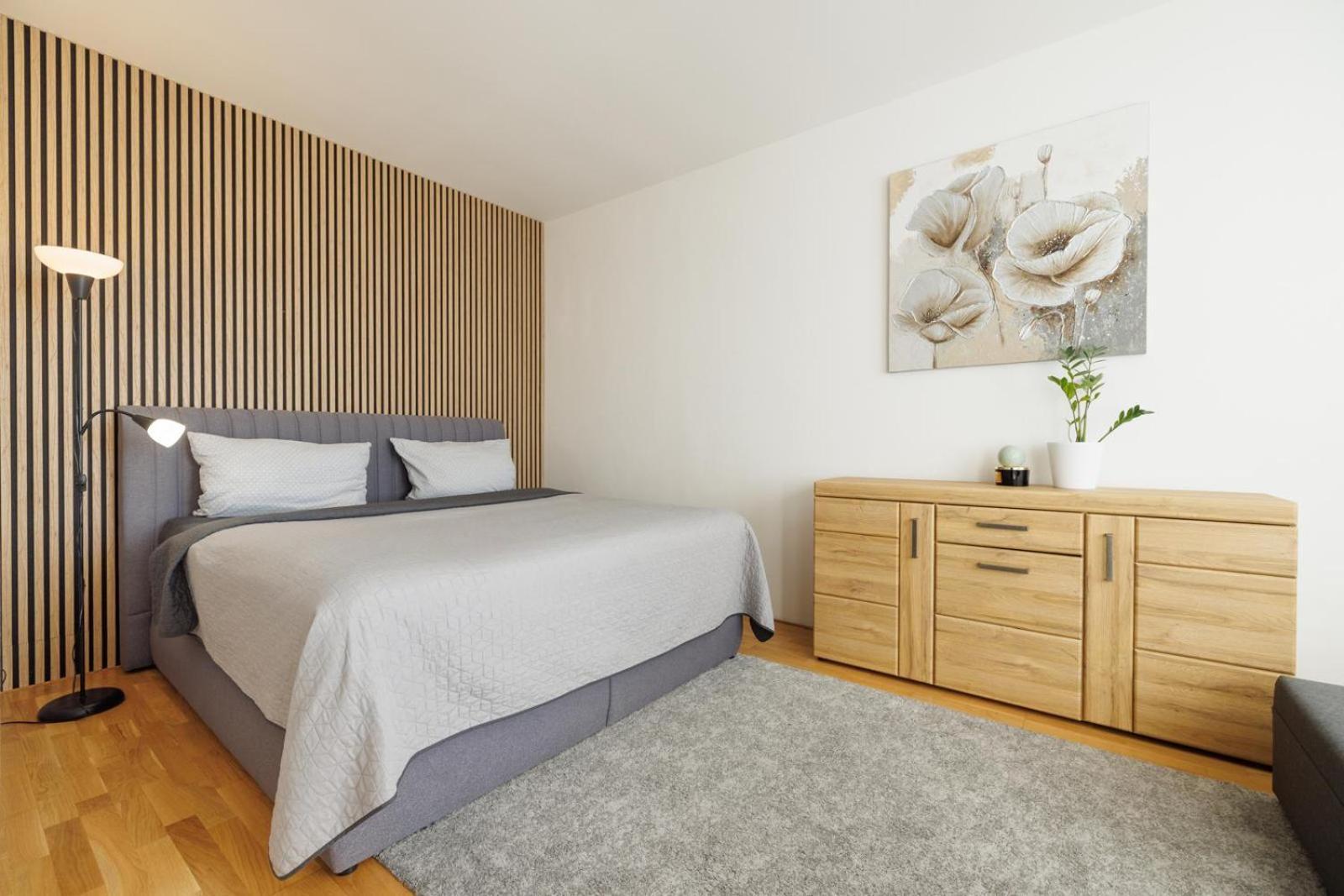 Airport Luxury Apartment & Spa Prague Luaran gambar