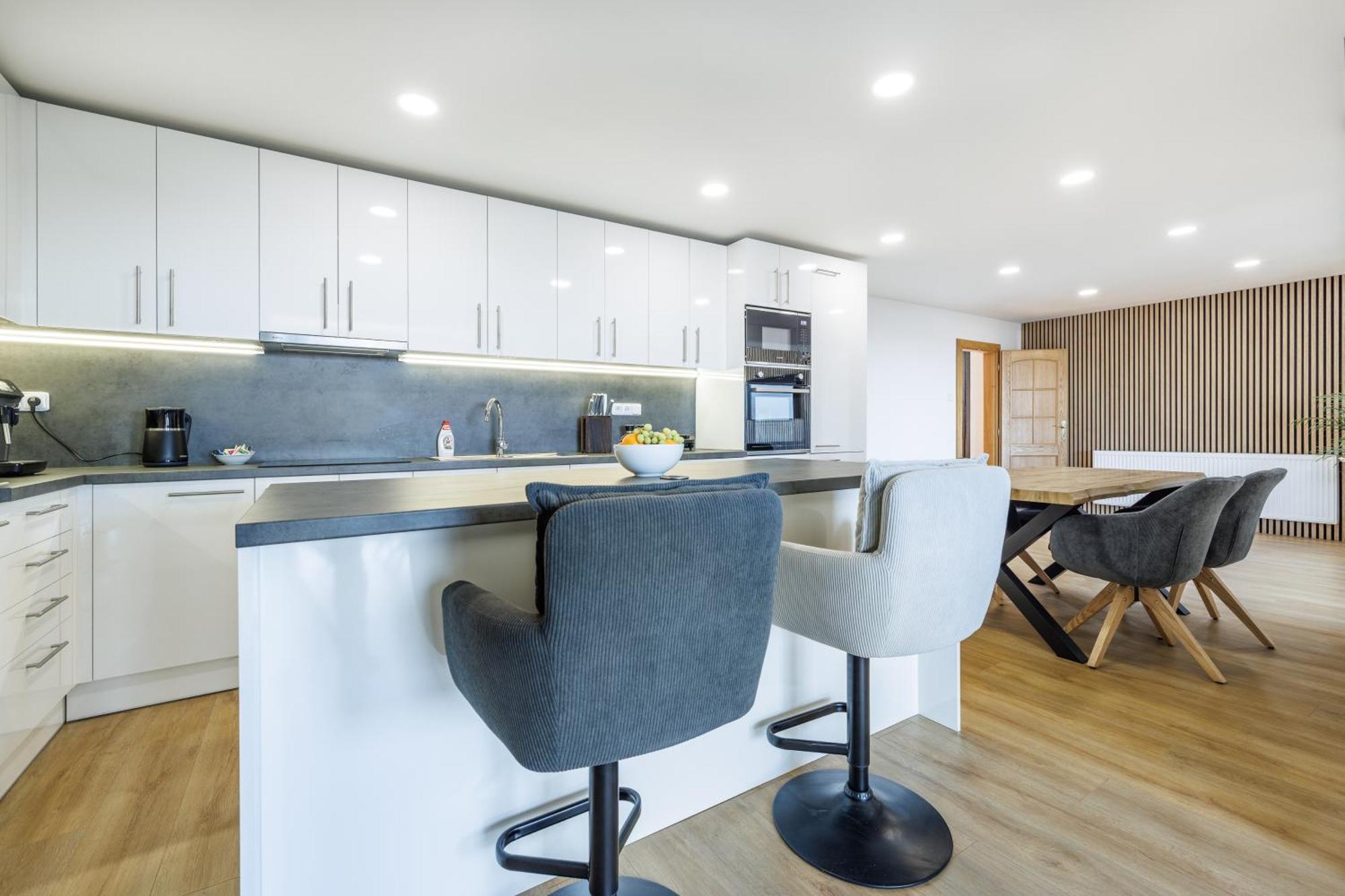 Airport Luxury Apartment & Spa Prague Luaran gambar