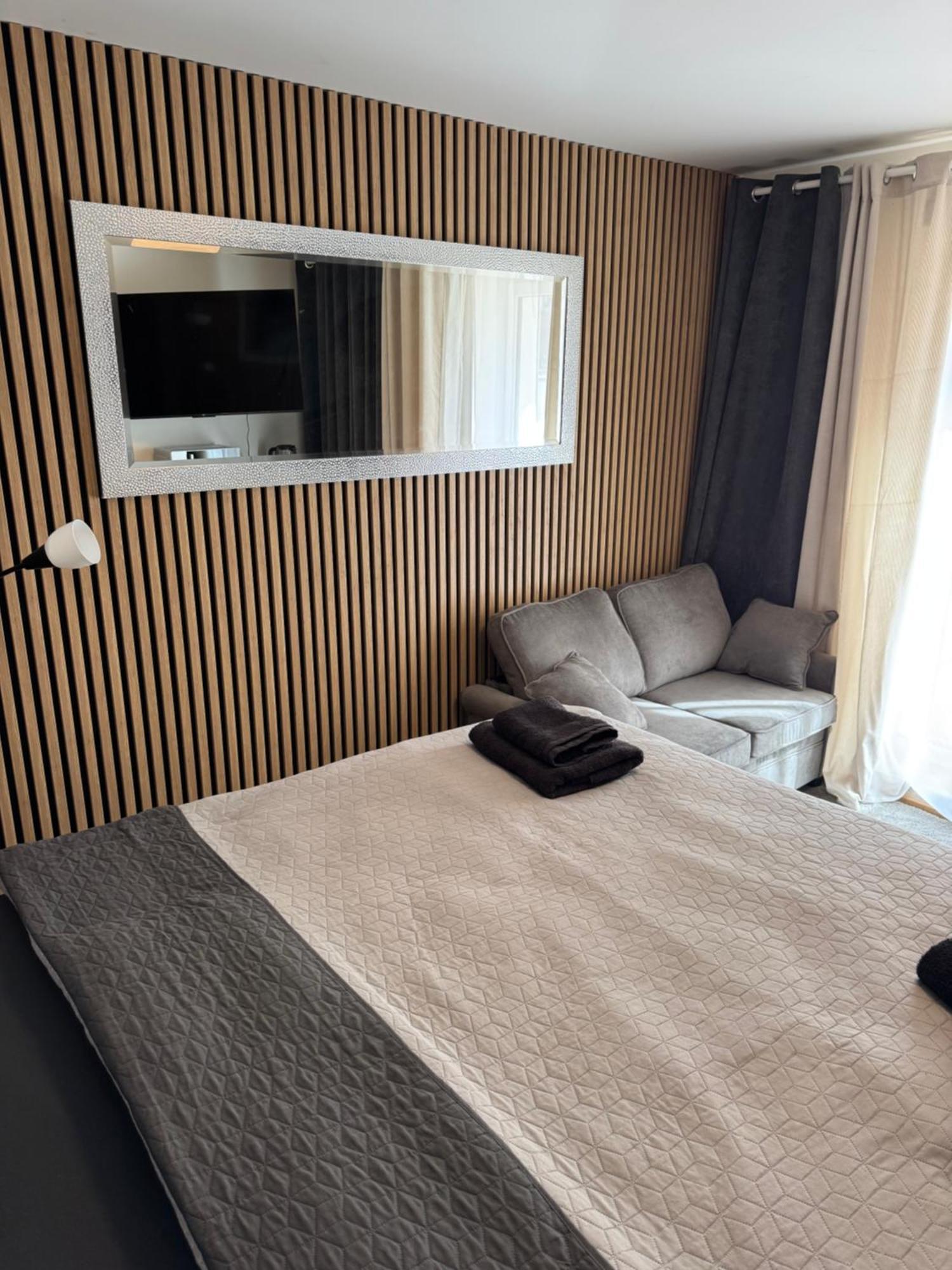 Airport Luxury Apartment & Spa Prague Bilik gambar