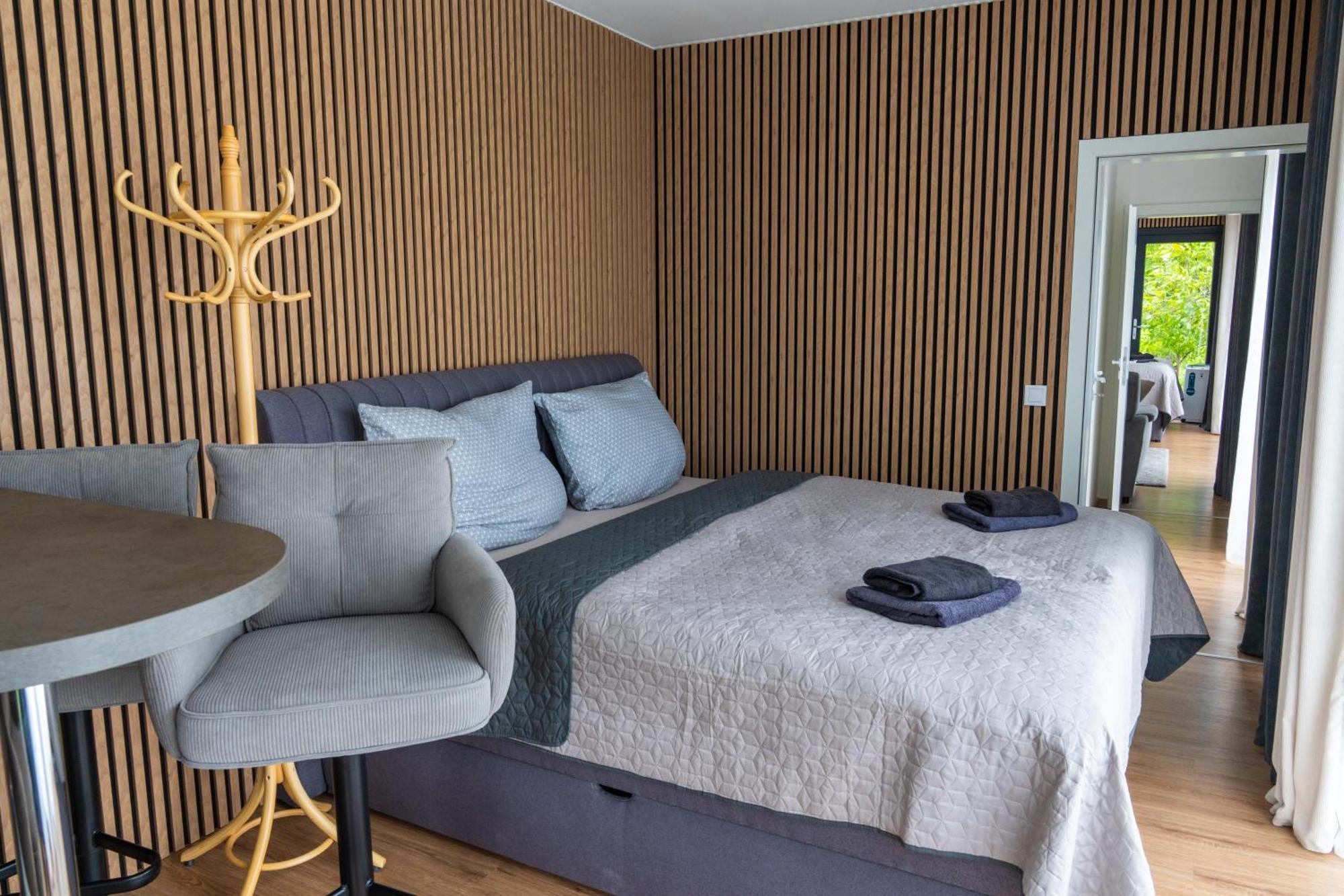 Airport Luxury Apartment & Spa Prague Bilik gambar